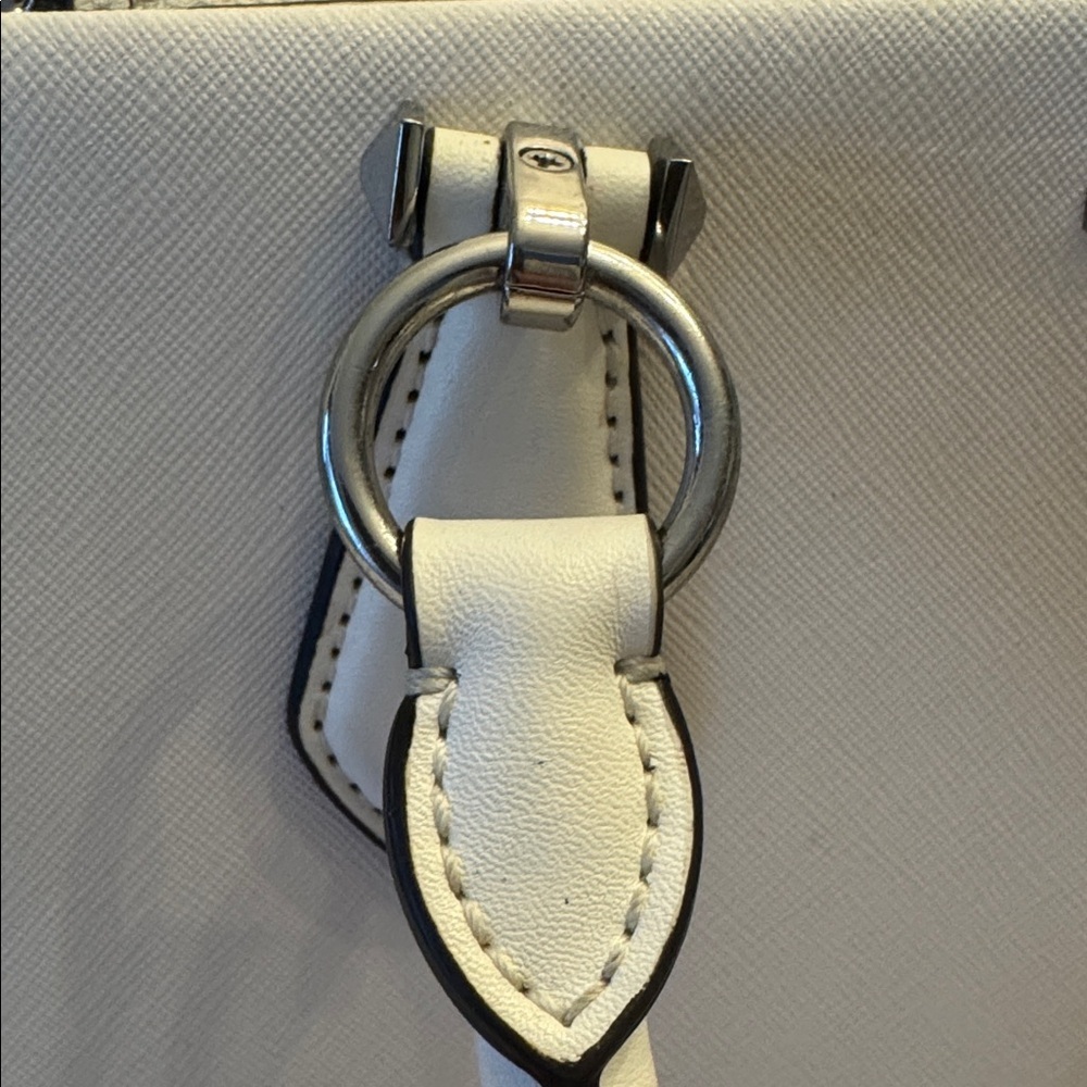 EUC! MICHAEL KORS Marilyn Medium Saffiano Leather Satchel - Picture 3 of 16